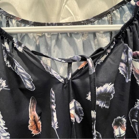 Navy feather satin feel top size medium - Picture 6 of 6